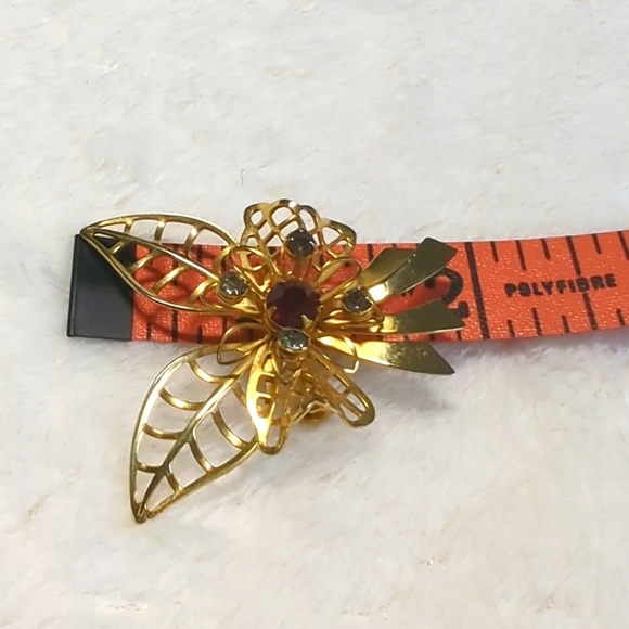 Vintage 60's Goldtone and Rhinestone Spray Brooche - Picture 7 of 8